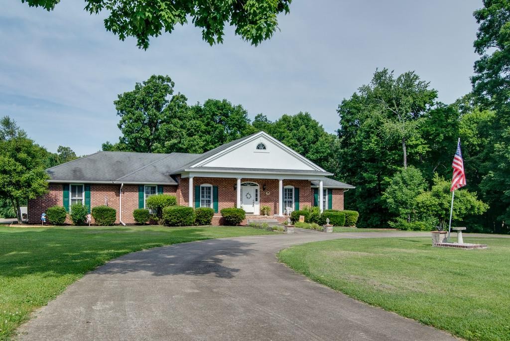 1340 Promise Land Road Charlotte, TN 37036 - Photo 2 of 68 Gallery Image 2