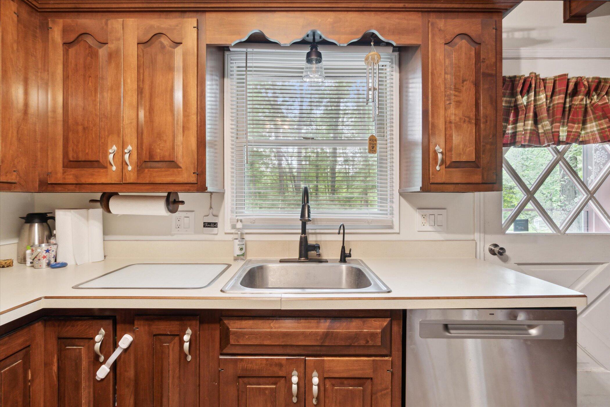 6824 Folks Road Horton, MI 49246 - Photo 17 of 47 17-6824-Folks-Rd-Horton-MI-49246-WindowS