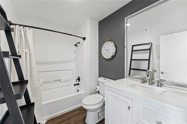 $165,000 | 308 West 8th Street, Unit 304, Kansas City, MO 64105