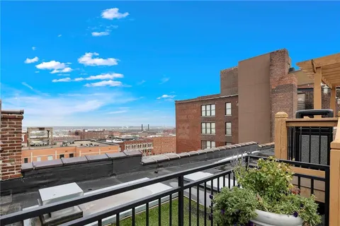 $165,000 | 308 West 8th Street, Unit 304, Kansas City, MO 64105