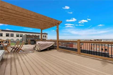 $165,000 | 308 West 8th Street, Unit 304, Kansas City, MO 64105