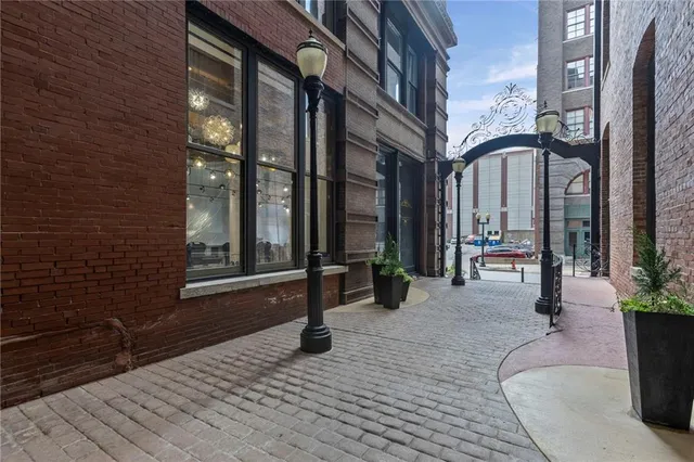 $165,000 | 308 West 8th Street, Unit 304, Kansas City, MO 64105
