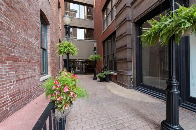 $165,000 | 308 West 8th Street, Unit 304, Kansas City, MO 64105