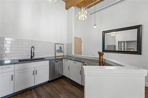 $165,000 | 308 West 8th Street, Unit 304, Kansas City, MO 64105