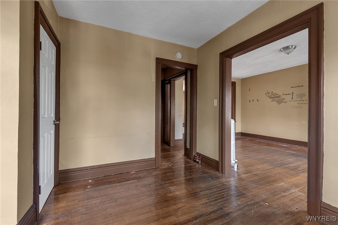 195 Riverside Avenue Buffalo, NY 14207 - Photo 15 of 34