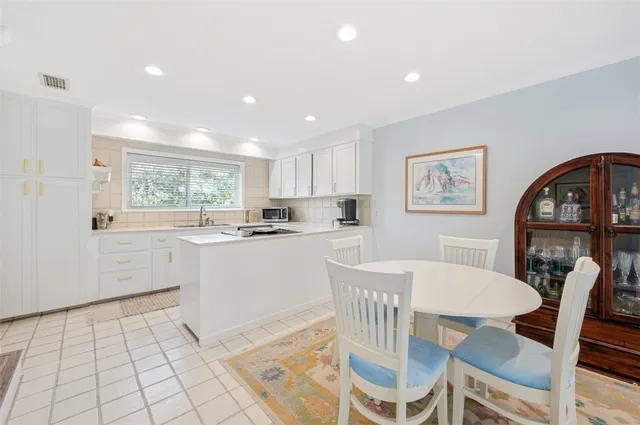 $895,000 | 1320 Oak Street, St. Simons Island, GA 31522