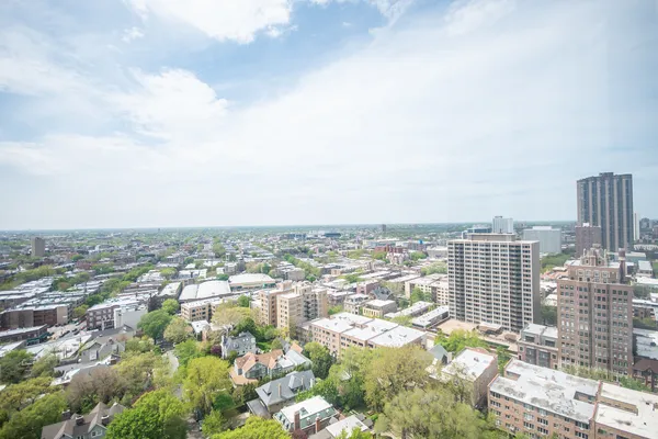 $294,000 | 525 West Hawthorne Place, Unit 2706, Chicago, IL 60657