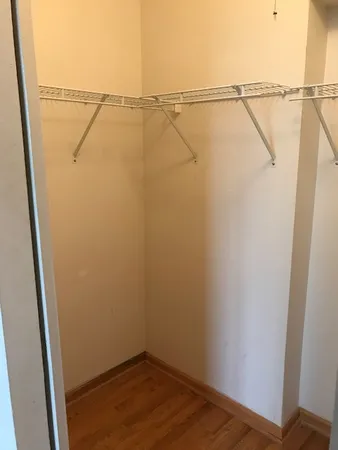 $294,000 | 525 West Hawthorne Place, Unit 2706, Chicago, IL 60657