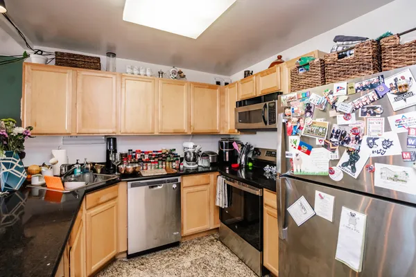 $294,000 | 525 West Hawthorne Place, Unit 2706, Chicago, IL 60657