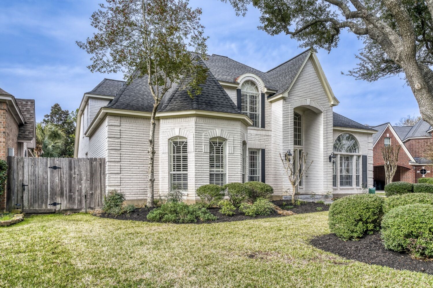 5308 Mountain Grove Court Spring, TX 77379 - Photo 2 of 31 Situated on a quiet cul-de-sac, this home is tucked away in a peaceful neighborhood, offering added privacy and minimal through traffic.