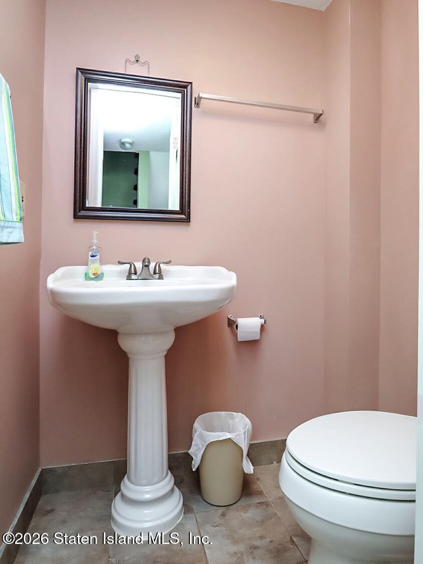 45 Jamie Lane Staten Island, NY 10312 - Photo 6 of 23 IMG_7781