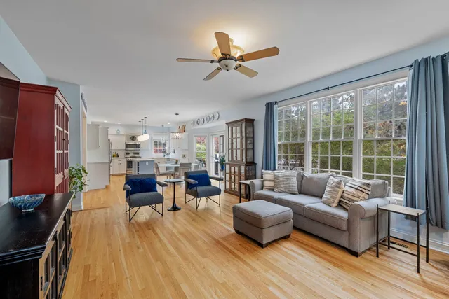 $1,249,000 | 3855 Glendenning Road, Downers Grove, IL 60515