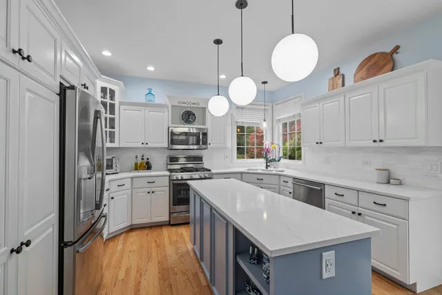 $1,249,000 | 3855 Glendenning Road, Downers Grove, IL 60515