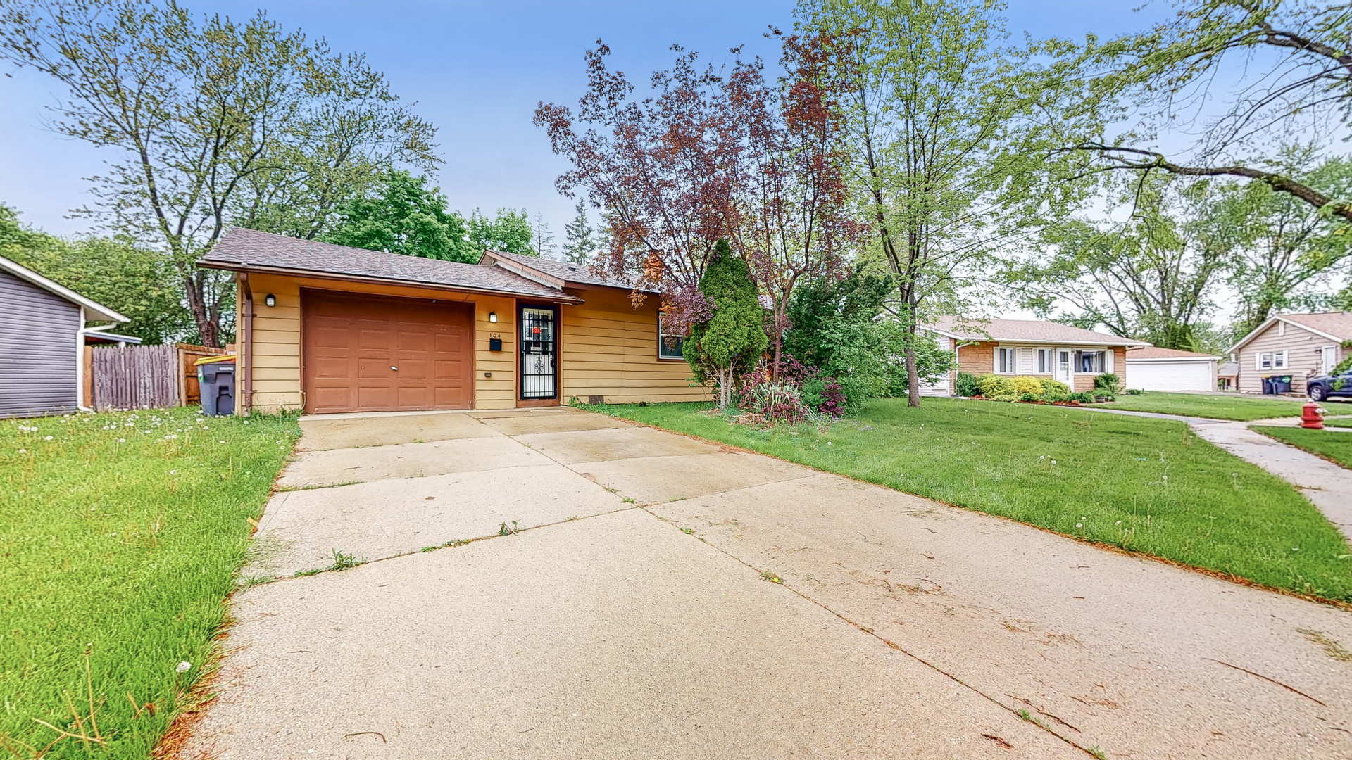 a front view of house with yard