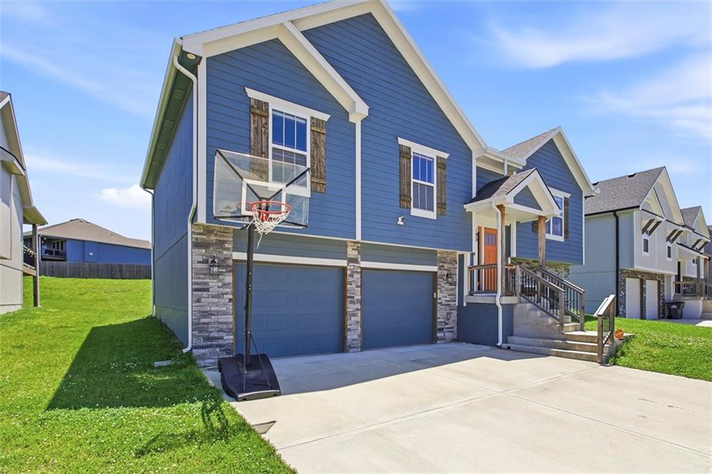 505 Southwest Ridgeview Drive Grain Valley, MO 64029 - Photo 3 of 53