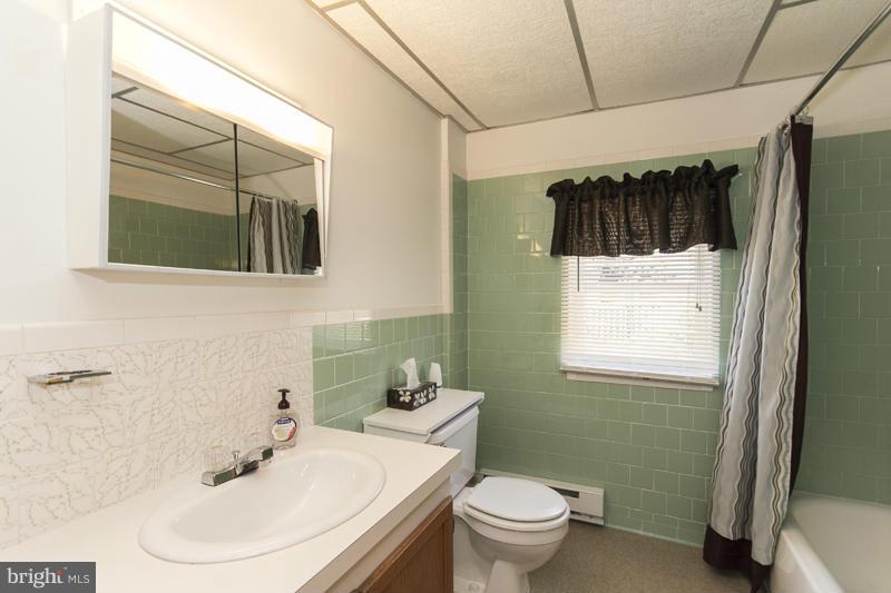 1824 Berrywood Road Baltimore, MD 21234 - Photo 20 of 23 Upper Level Bath