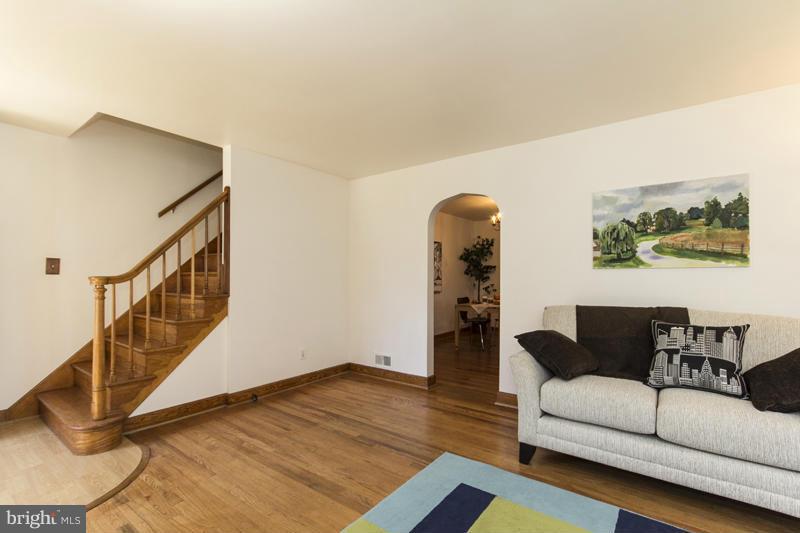 1824 Berrywood Road Baltimore, MD 21234 - Photo 4 of 23 Spacious Living Room