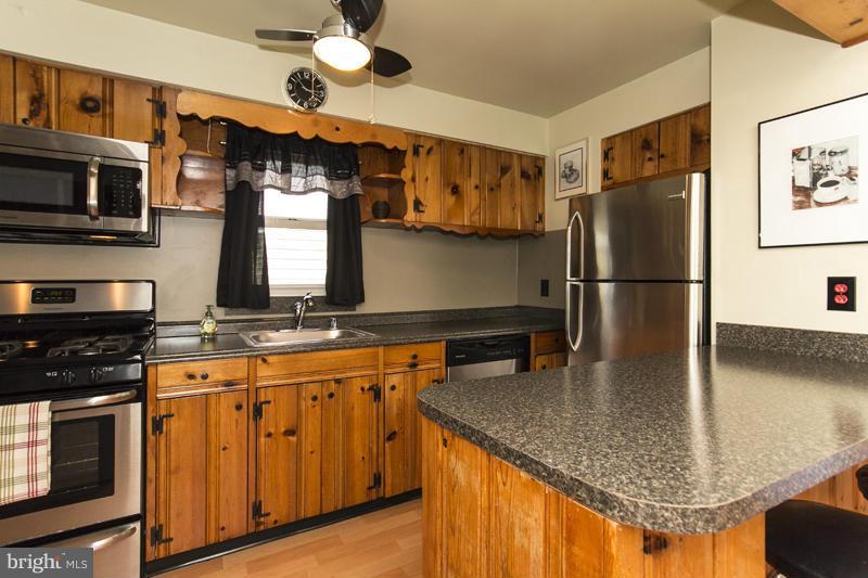 1824 Berrywood Road Baltimore, MD 21234 - Photo 8 of 23 Kitchen