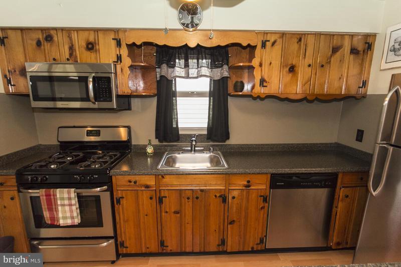 1824 Berrywood Road Baltimore, MD 21234 - Photo 9 of 23 Kitchen
