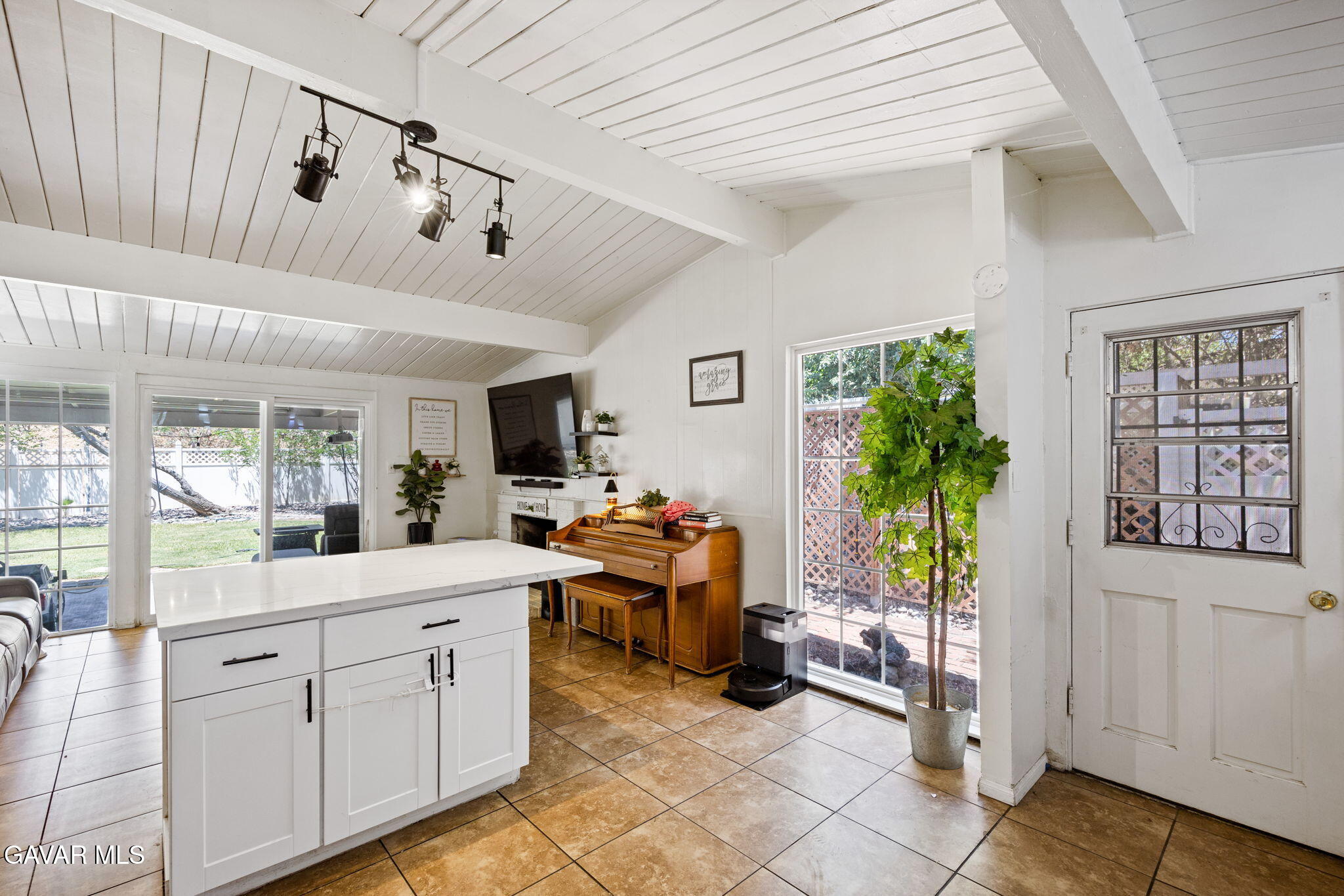 6579 Hillside Avenue Riverside, CA 92504 - Photo 10 of 34 10-web-or-mls-IMG_9496
