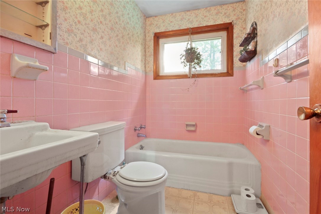 978 Keefer Road Girard, OH 44420 - Photo 7 of 12 Gallery Image 7