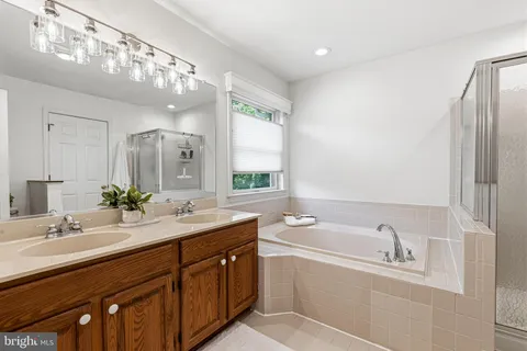 $985,000 | 13425 Alfred Mill Court, Herndon, VA 20171