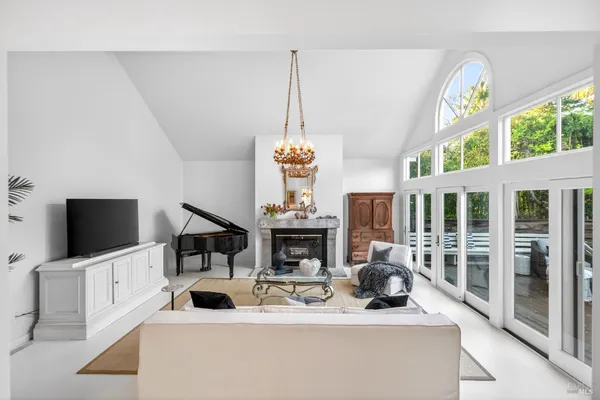 $3,090,000 | 354 East Napa Street, Sonoma, CA 95476