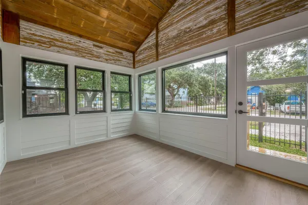 $3,500 | 2702 Delano Street, Houston, TX 77004