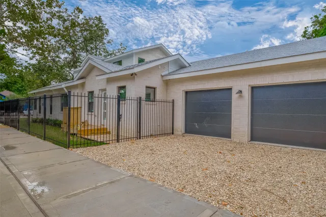 $3,700 | 2702 Delano Street, Houston, TX 77004