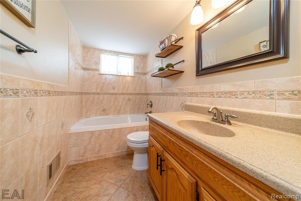 43429 Proctor Road Canton, MI 48188 - Photo 13 of 19