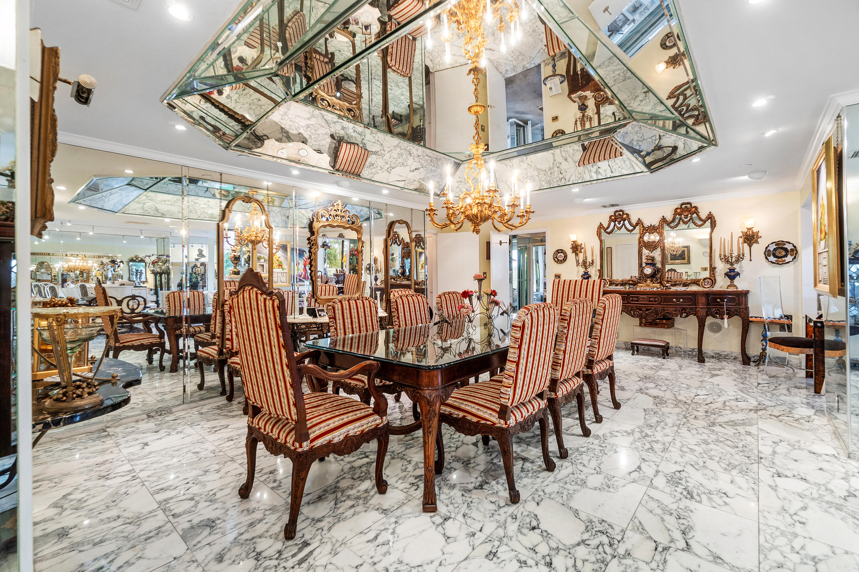 150 Bradley Place, Unit 101 Palm Beach, FL 33480 - Photo 18 of 38 a view of a bar restaurant