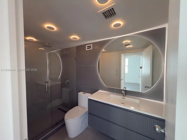 $685,000 | 9195 Collins Avenue, Unit 911, Surfside, FL 33154