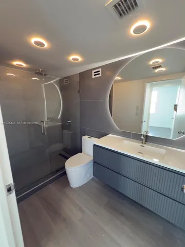 $685,000 | 9195 Collins Avenue, Unit 911, Surfside, FL 33154