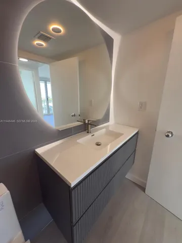 $685,000 | 9195 Collins Avenue, Unit 911, Surfside, FL 33154