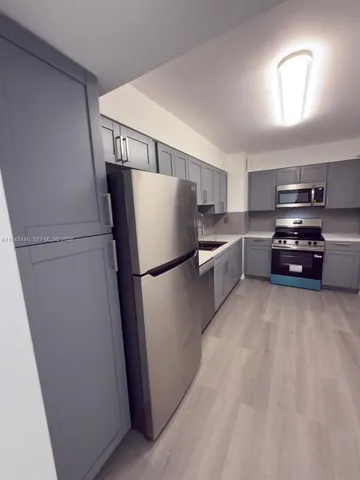 $685,000 | 9195 Collins Avenue, Unit 911, Surfside, FL 33154