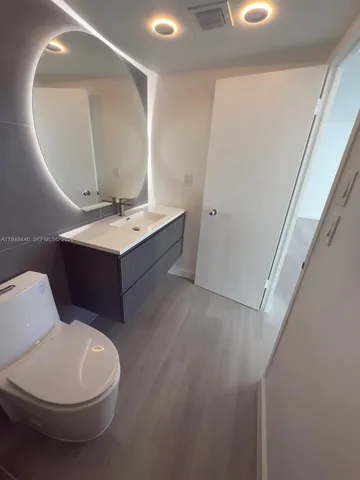 $685,000 | 9195 Collins Avenue, Unit 911, Surfside, FL 33154