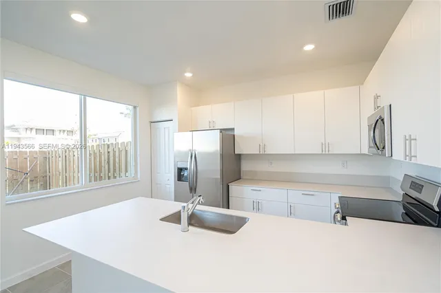 $2,700 | 1473 Southeast 6th Terrace, Homestead, FL 33034