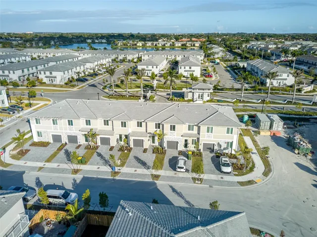 $2,700 | 1473 Southeast 6th Terrace, Homestead, FL 33034