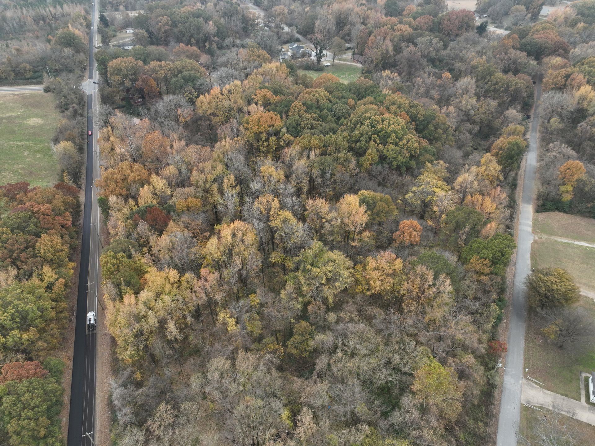 South Weaver Road Memphis, TN 38109 - Photo 6 of 25 a close up of a wall