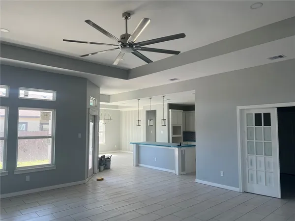 $3,000 | 6865 La Salle Drive, Corpus Christi, TX 78414