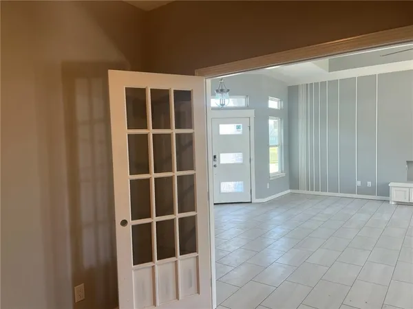 $3,000 | 6865 La Salle Drive, Corpus Christi, TX 78414