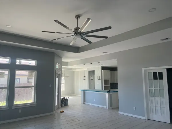 $3,000 | 6865 La Salle Drive, Corpus Christi, TX 78414