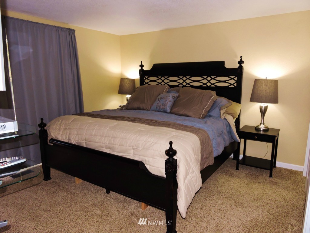 4614 Northeast 24th Street Renton, WA 98059 - Photo 11 of 25