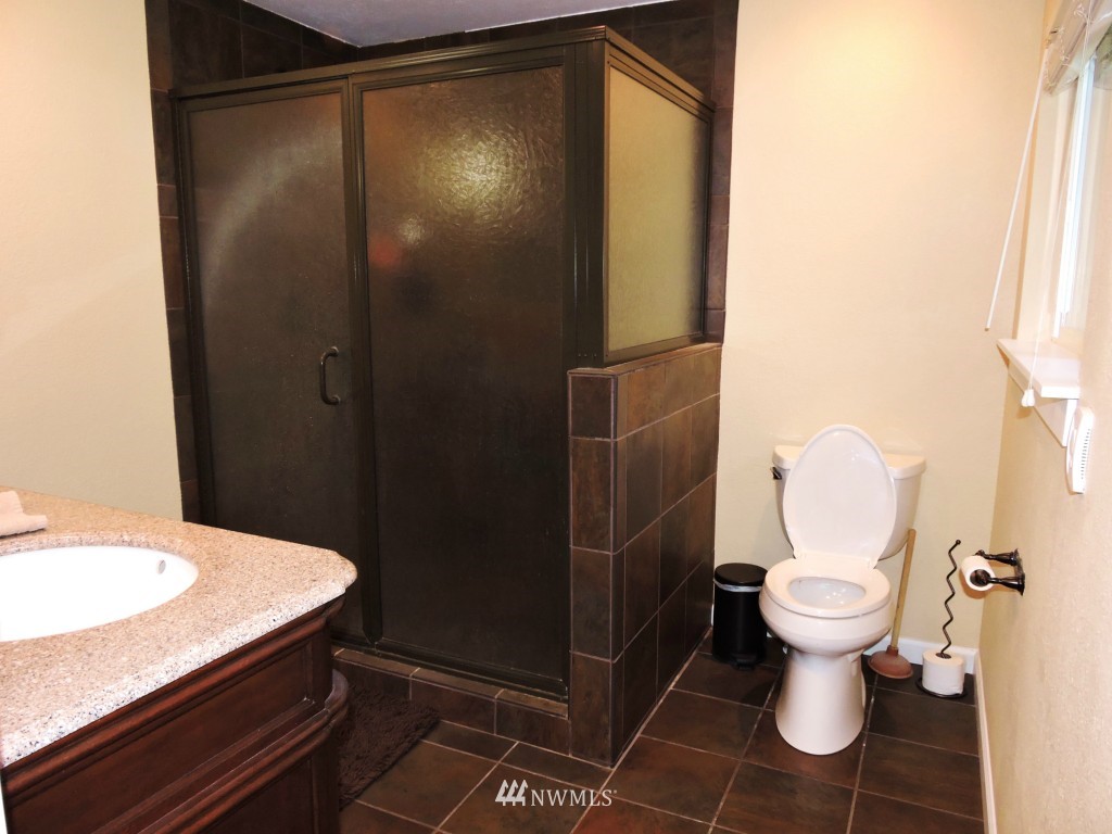 4614 Northeast 24th Street Renton, WA 98059 - Photo 12 of 25