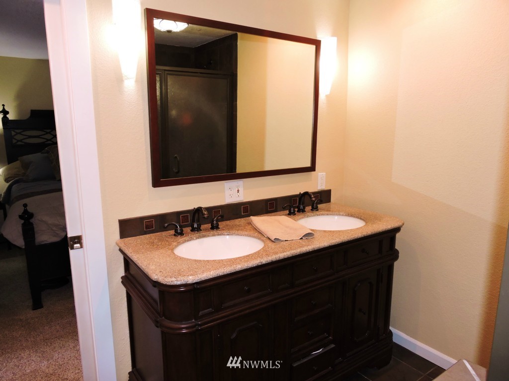 4614 Northeast 24th Street Renton, WA 98059 - Photo 13 of 25
