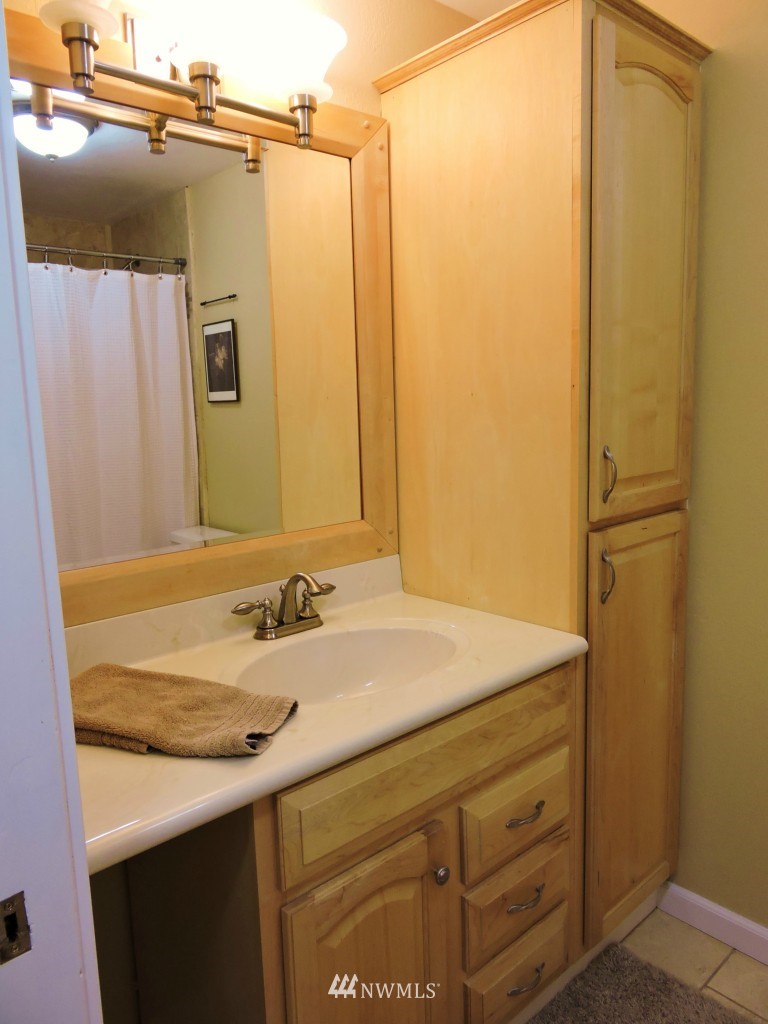 4614 Northeast 24th Street Renton, WA 98059 - Photo 17 of 25