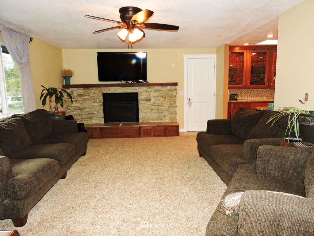 4614 Northeast 24th Street Renton, WA 98059 - Photo 9 of 25
