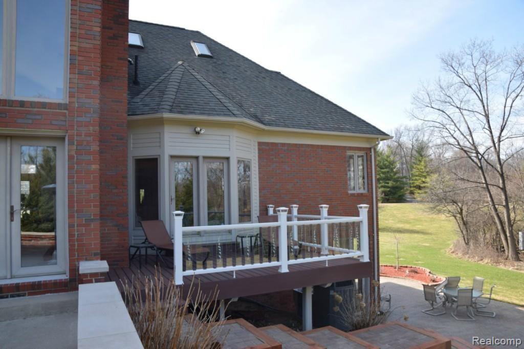 5405 Abbey Drive Rochester, MI 48306 - Photo 77 of 94 MBRDeck (Large).jpg