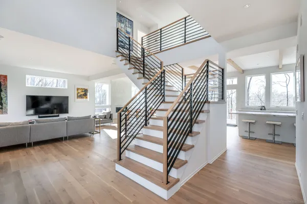 $1,650,000 | 4 Vona Way, Newtown, CT 06470