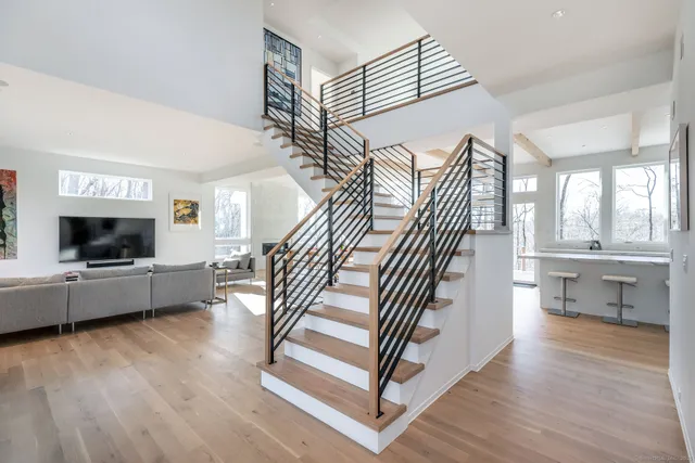 $1,650,000 | 4 Vona Way, Newtown, CT 06470